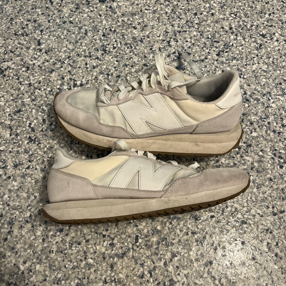 New Balance Men's Beige Sneakers